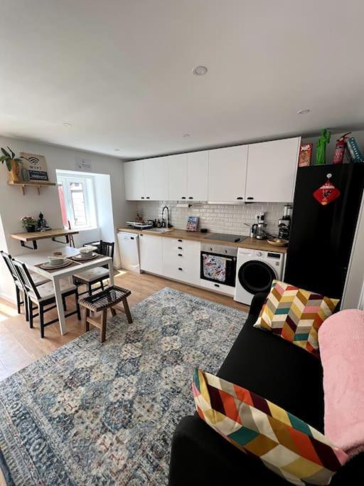 Appartement Luxury Artistic Digital Nomad Getaway W/ Terrace à Lisboa Extérieur photo